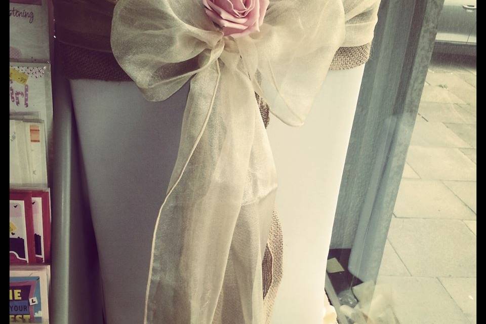 Vintage Hessian & Rose