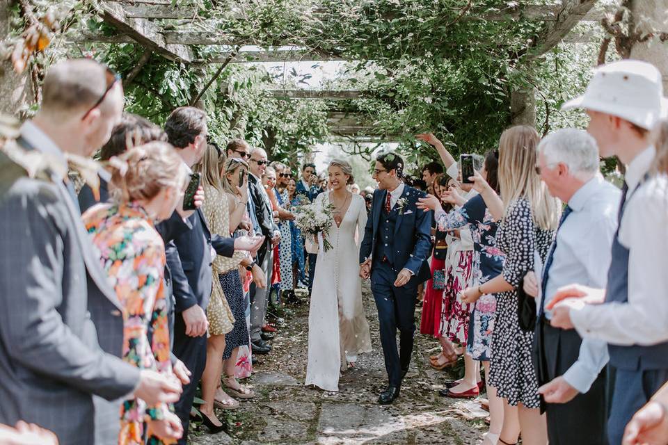 Just Married confetti pergola