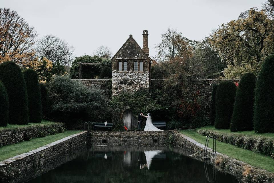 Landrover and veil