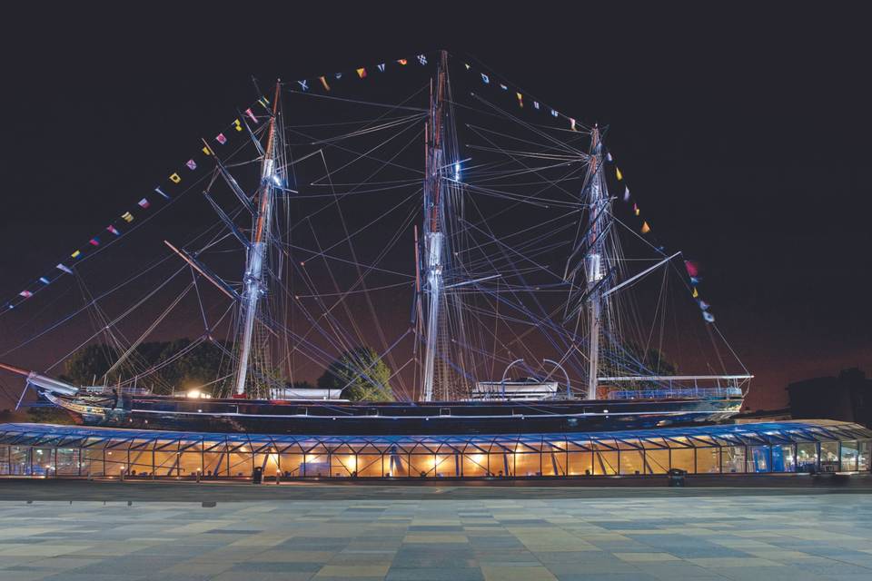 Cutty Sark at night