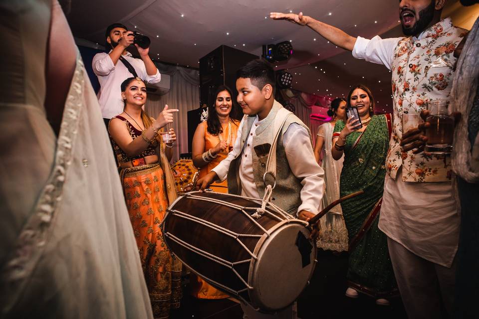 London Indian wedding drums