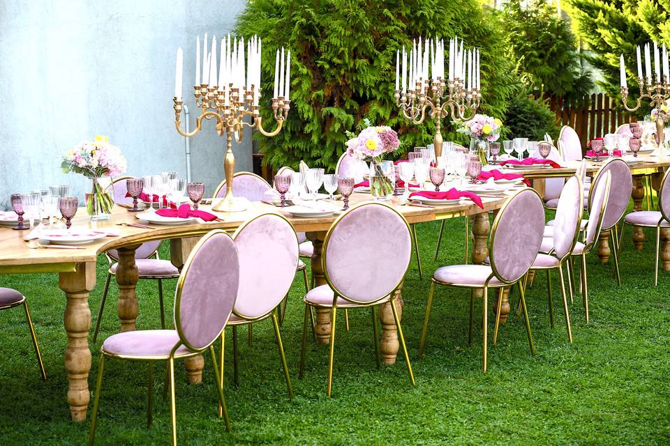 Unique Garden Table Setting