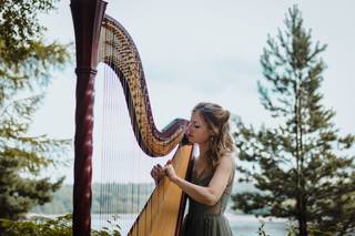 Becki Luff - Solo Harpist and Vocalist