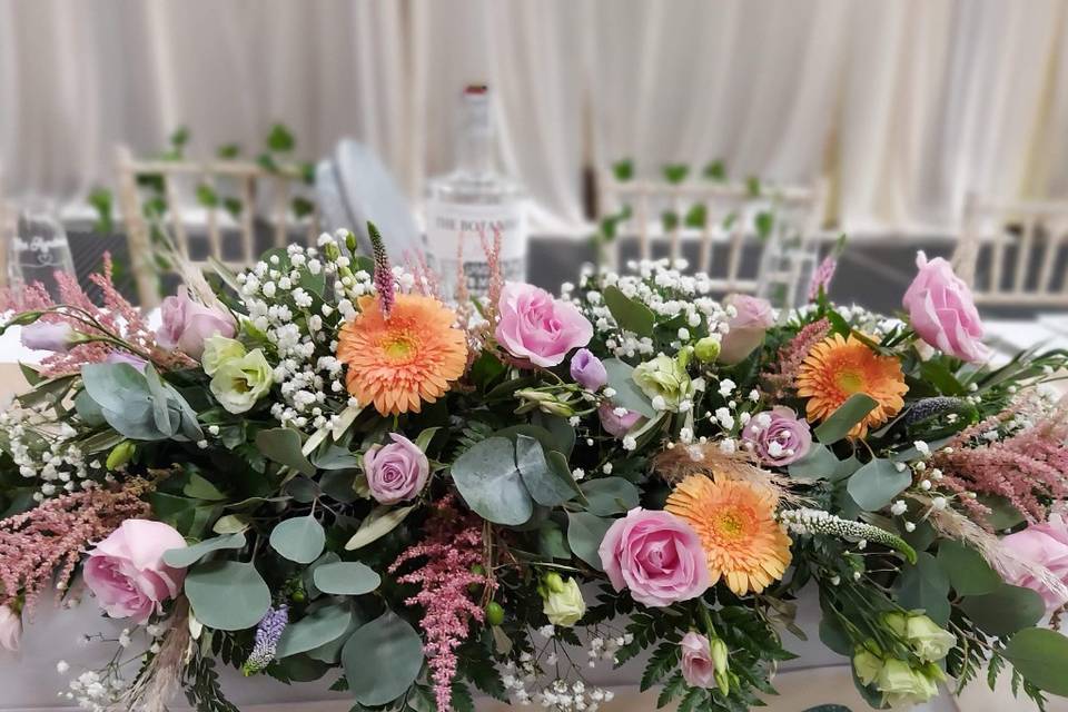 Top table arrangement