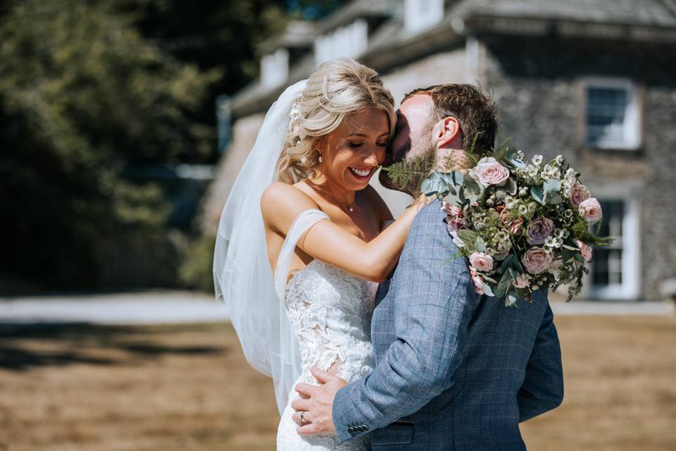 Country house backdrop romance