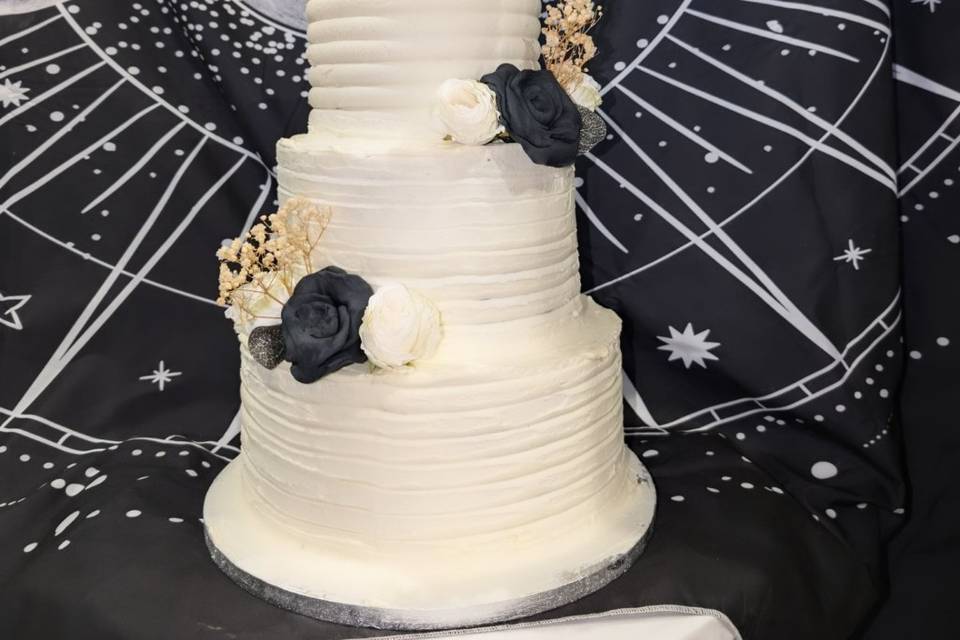 Monochrome buttercream