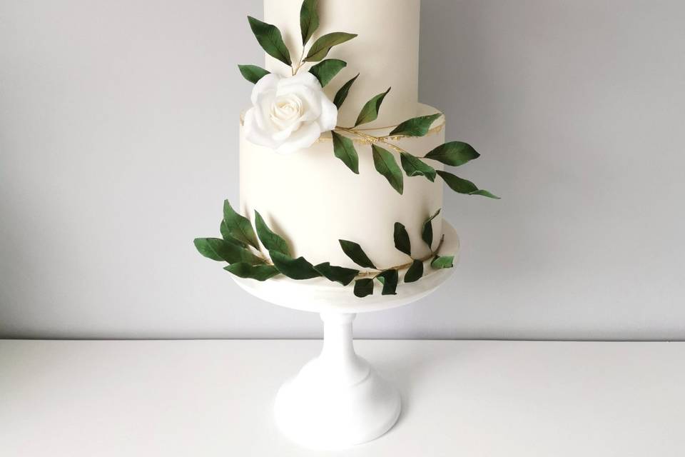 Natural wedding cake