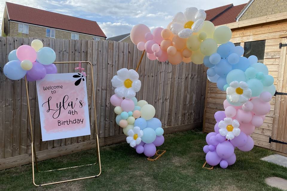 Balloon Hexagon and Sign