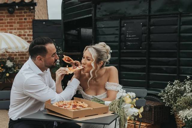 Vintage pizza horsebox