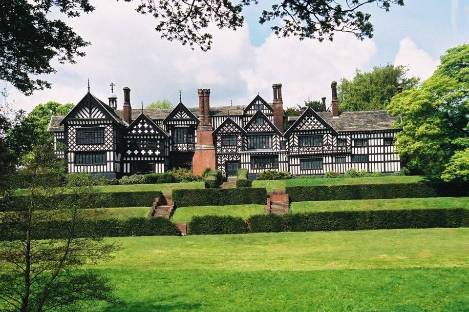 Bramall hall Exterior