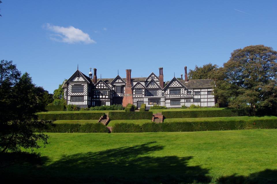 Bramall hall Exterior