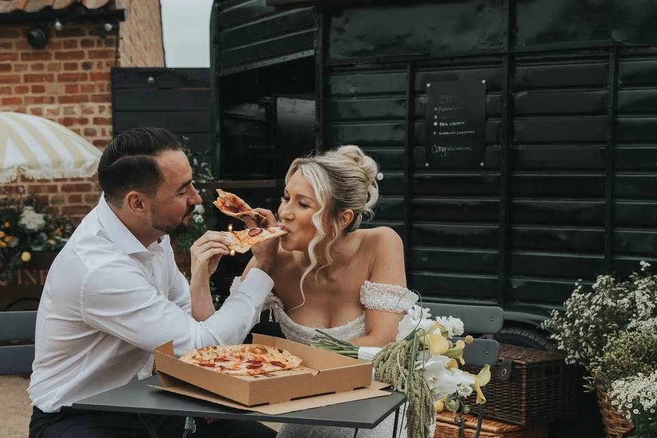 Vintage pizza horsebox