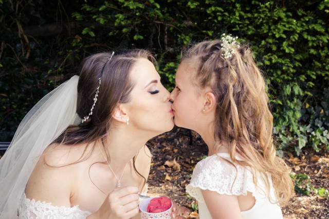 Bride moment with daughter