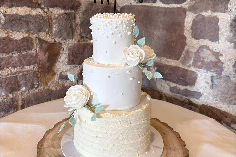 Pearl Cake with flowers