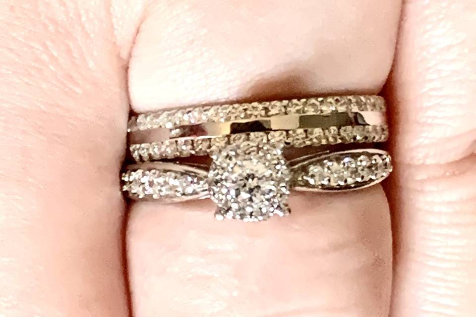 Complimenting Wedding Rings