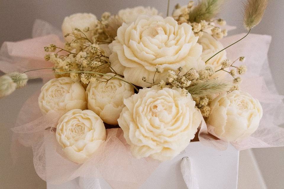 Alero Branded Candle Bouquet