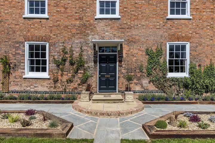Georgian Farmhouse onsite