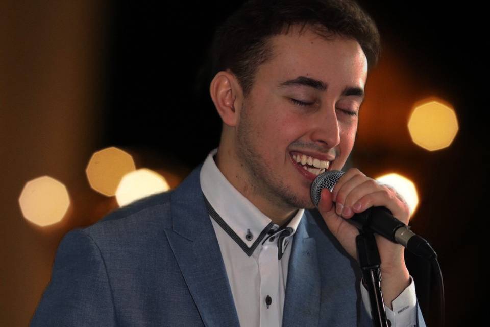 Professional wedding singer