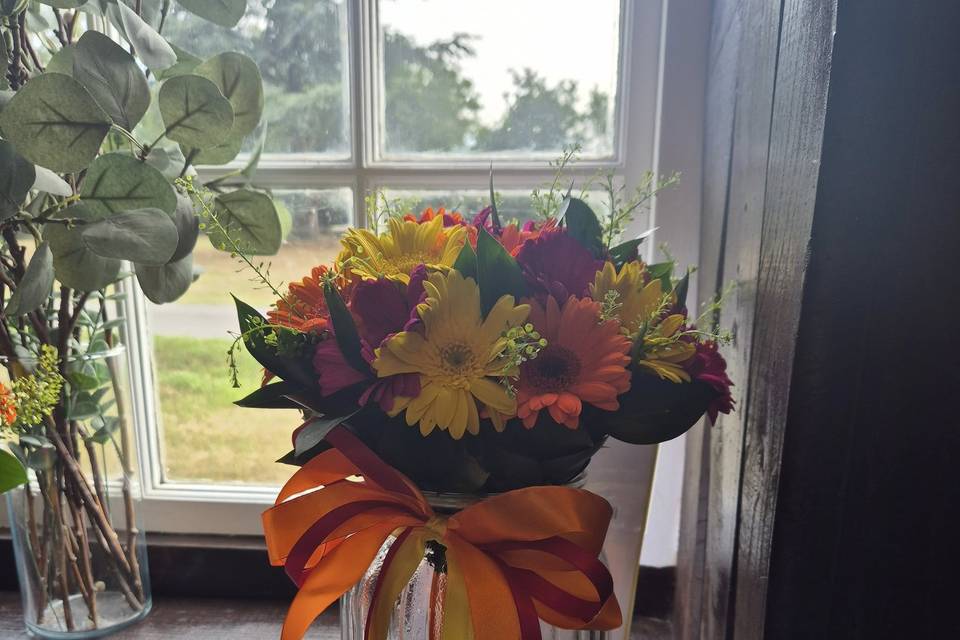 Bright Germini bouquet