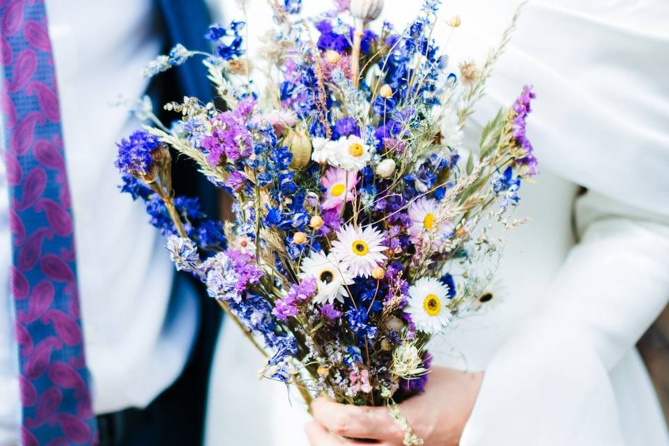 Dried flower bouquet