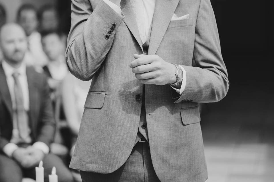 Groom in his feels