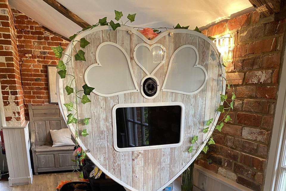 Rustic Heart Booth
