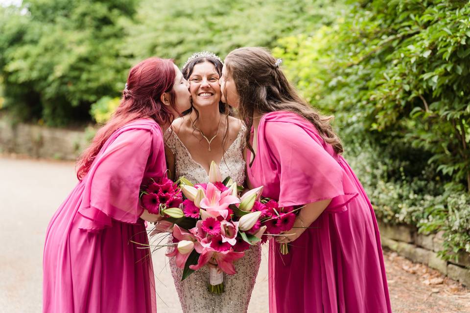 Bride & bridesmaids