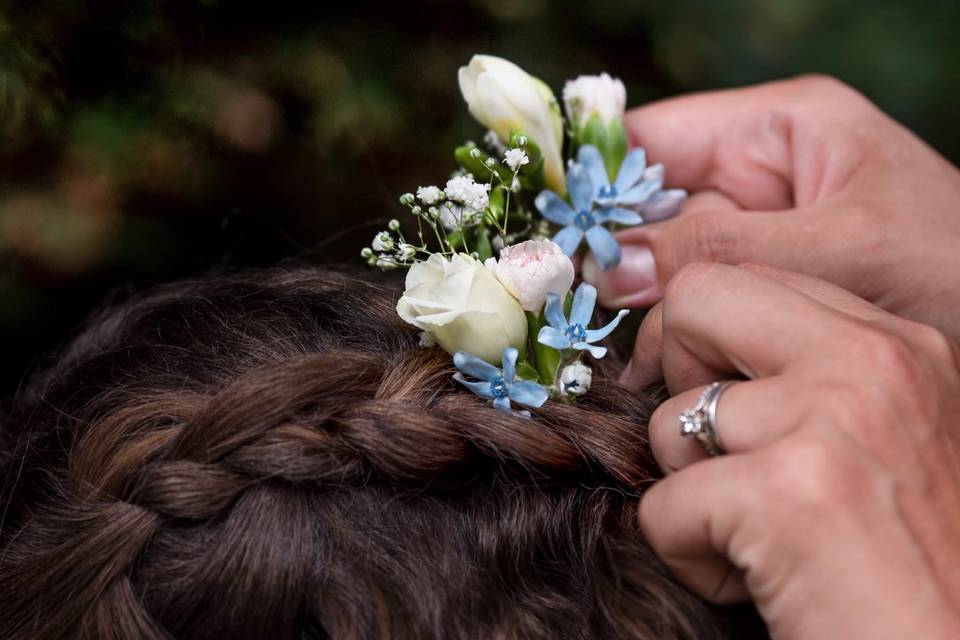 Hair flowers