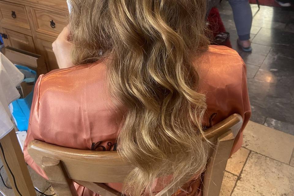 Half up beachy waves