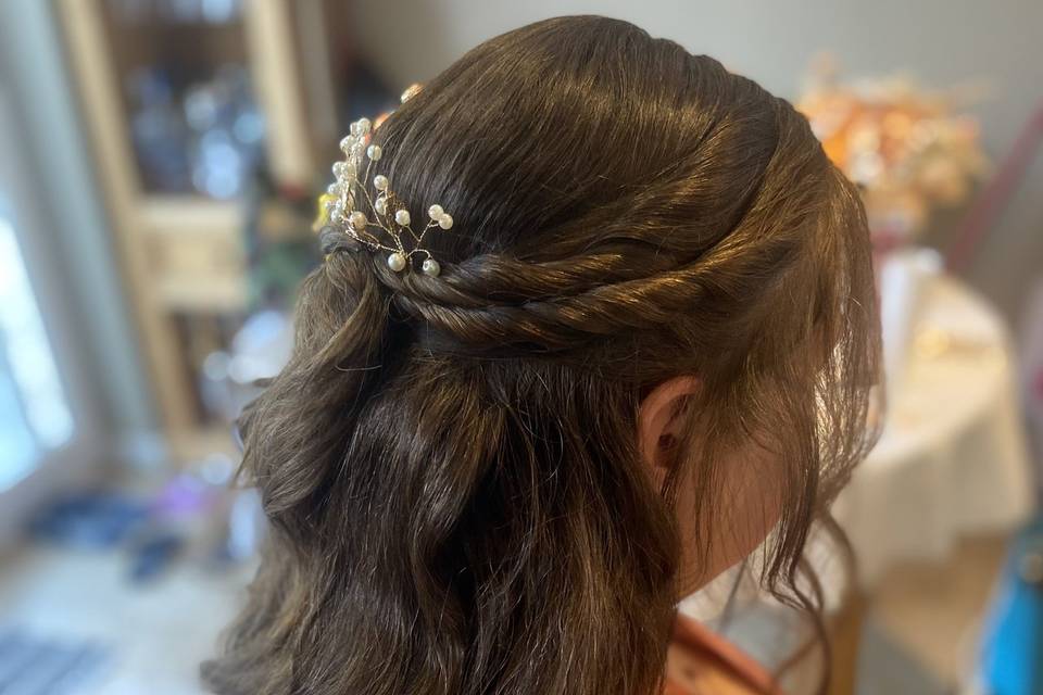 Half up bridesmaids hair