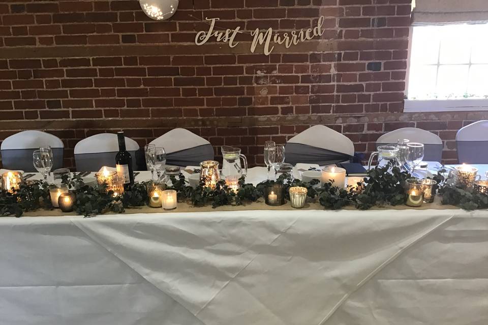 Head table garland