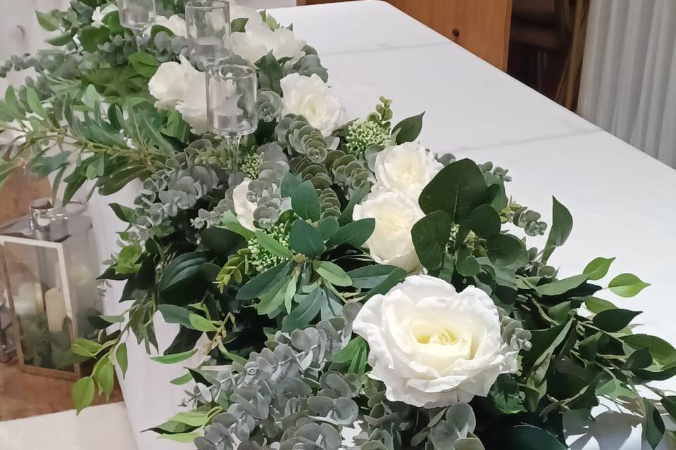 Floral table garland