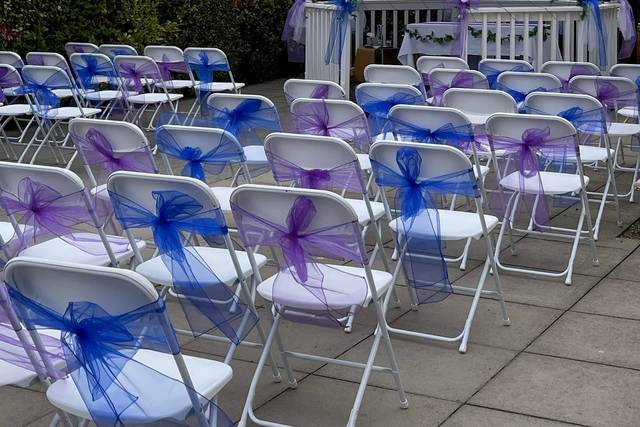 Pretty chair bows and drapes