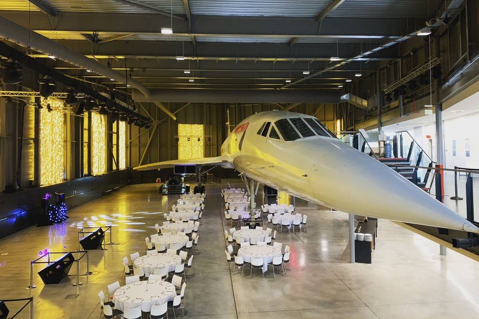 Wedding under Concorde