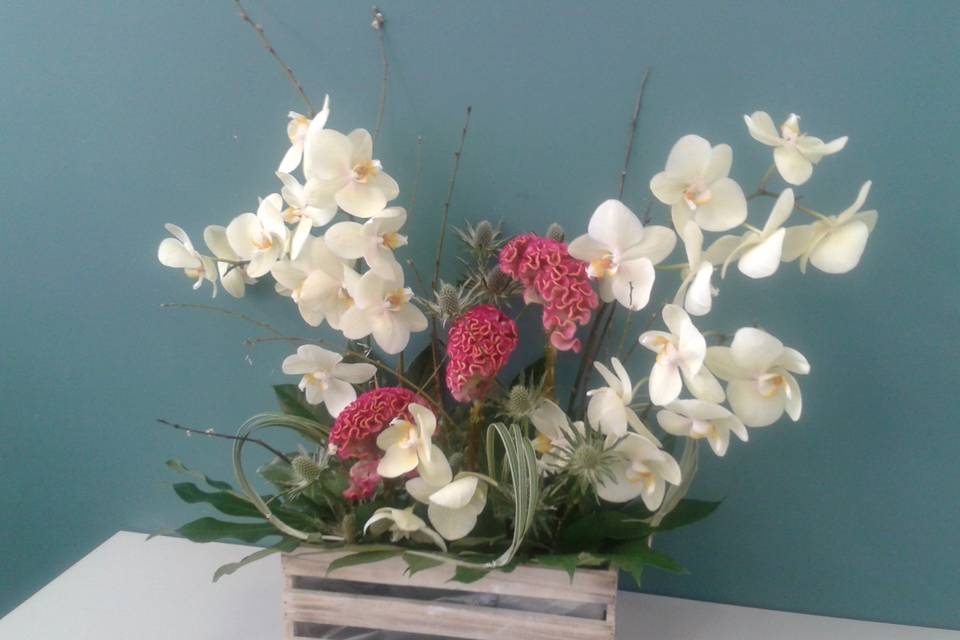 Small table arrangement