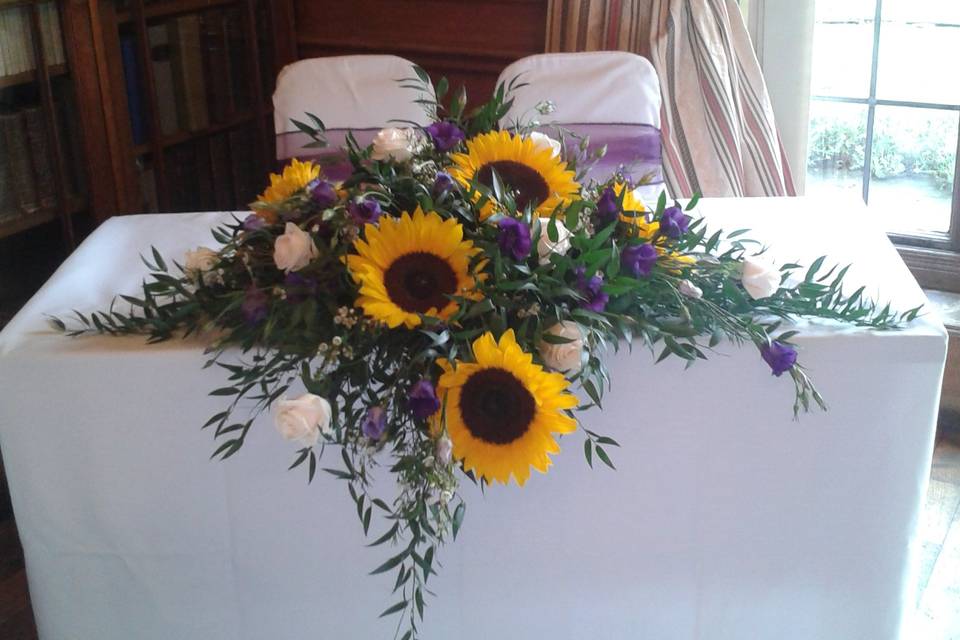 Sunflower signing table