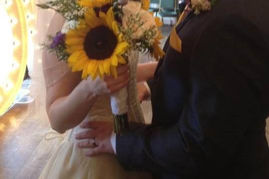 Sunflower signing table