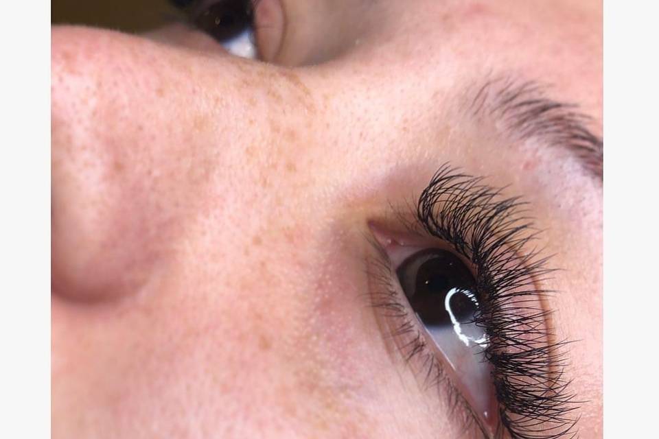 Natural looking lashes