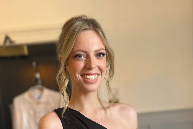 Natural bridesmaid glamhttps:/