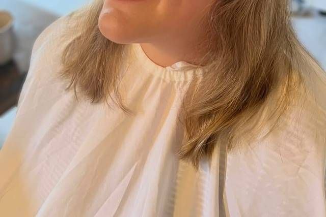 Maid of honour glam makeup