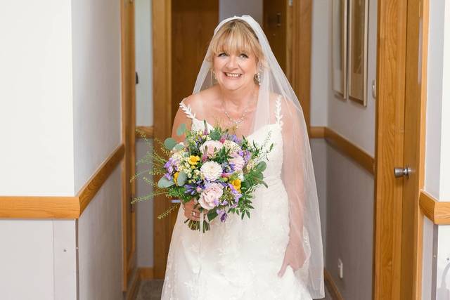 Glam bridal makeup