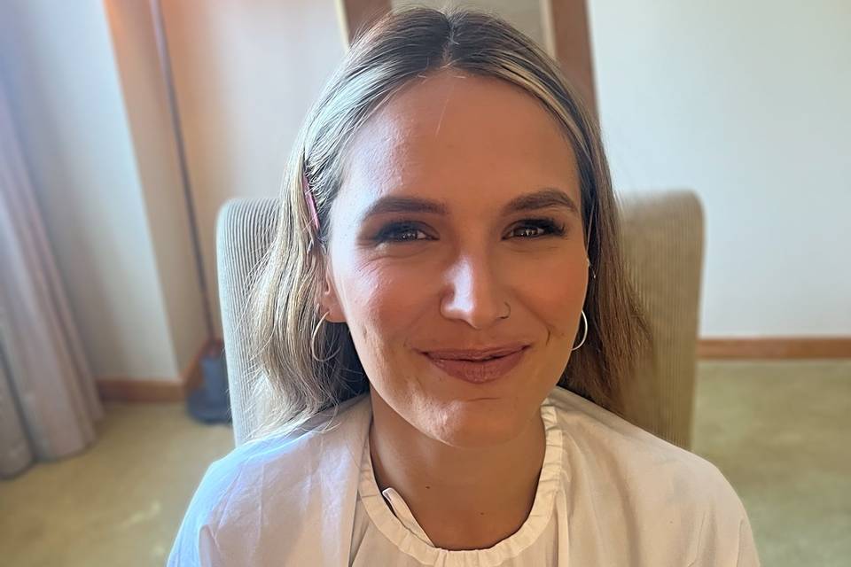 Beautiful bridesmaid makeup