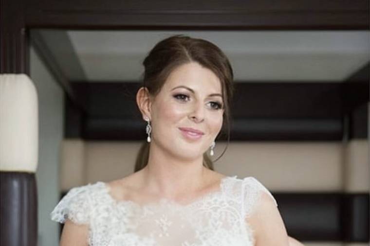 Elegant bridal makeup