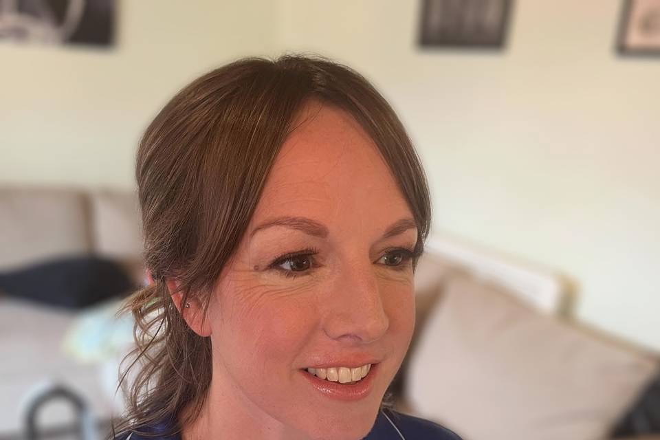 Soft glam bridemaids' makeup