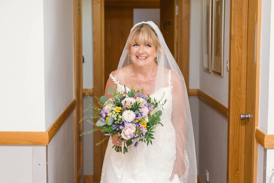 Glam bridal makeup