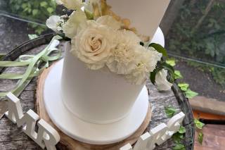 Jo Scrumptious Cake Design