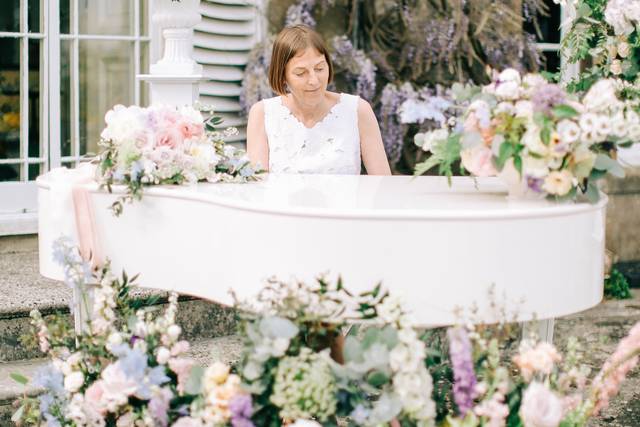 Sue Cottrell Pianist