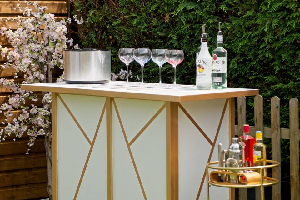 Gold self-serve mobile bar