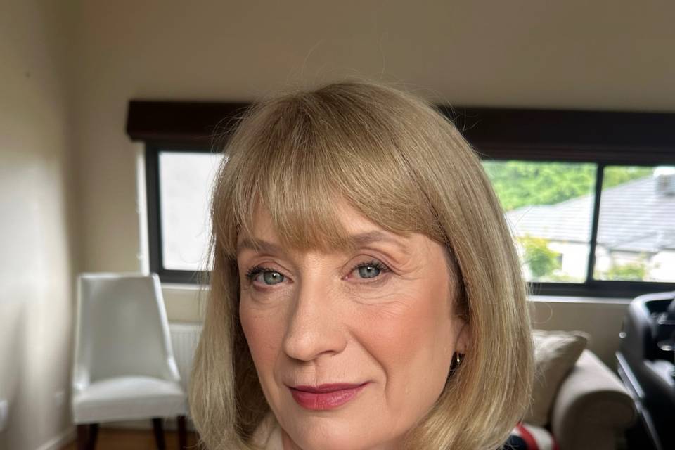 Natural make-up for MOB