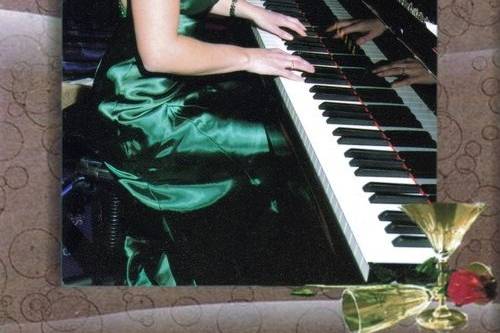 Clare Saunders - Pianist & Saxophonist